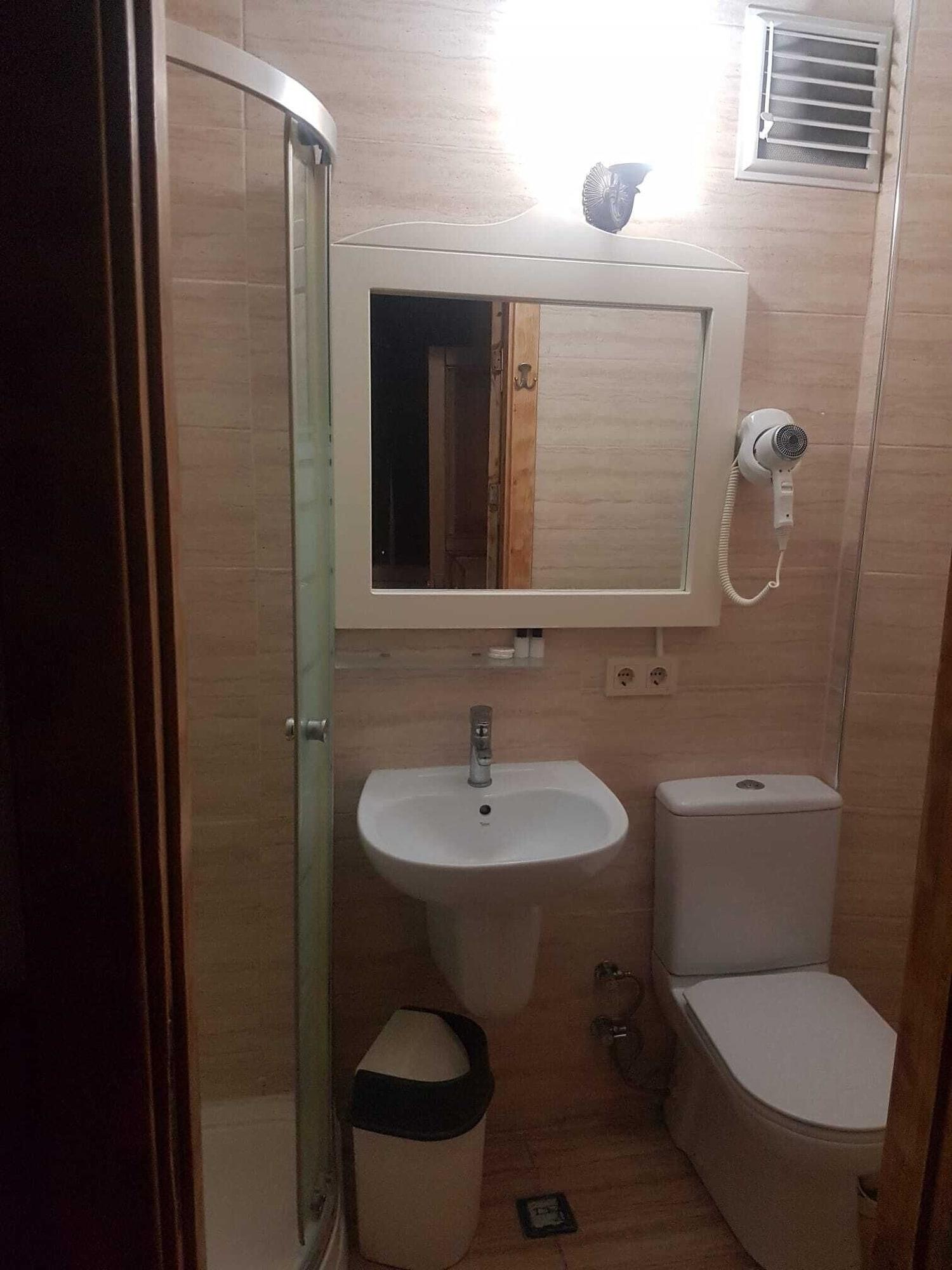 Kadikoey White House Otel 3*