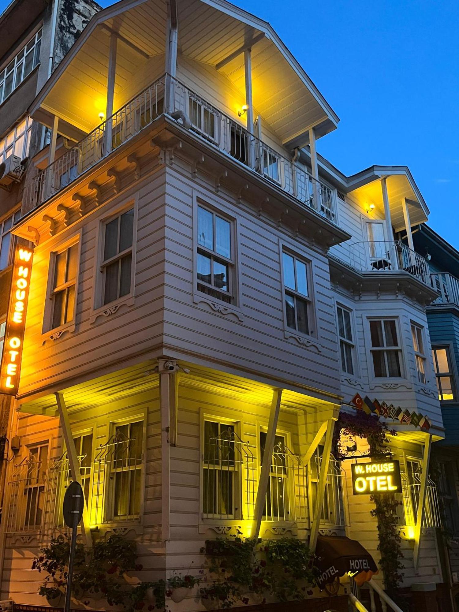 Kadikoey White House Otel 3*