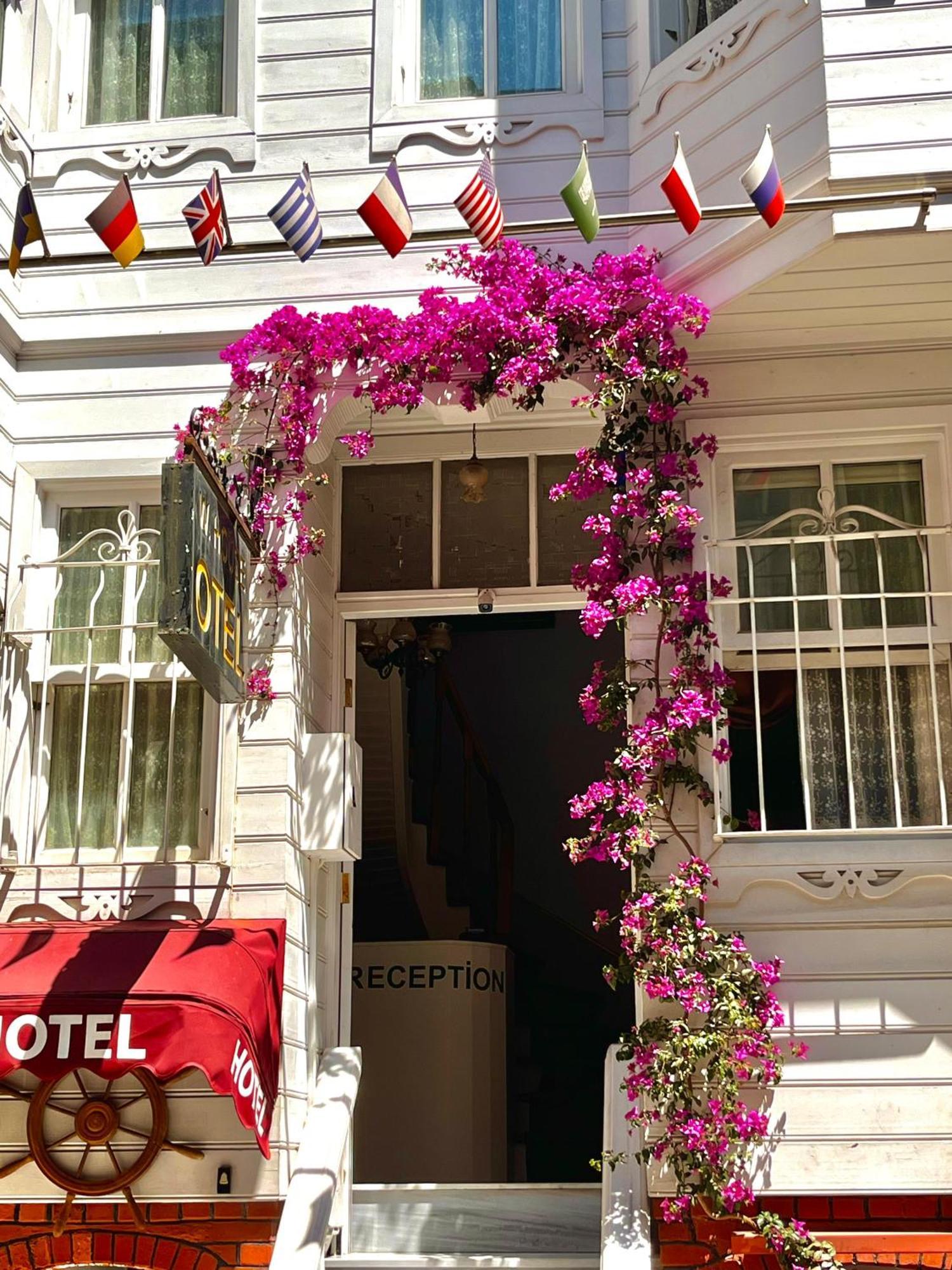Otel Kadikoey White House 3*